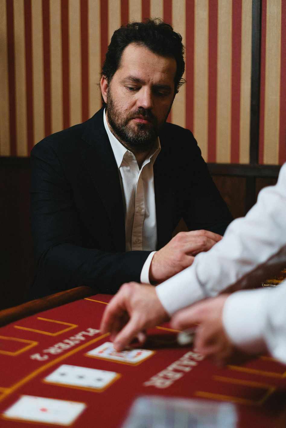 Online Casino vs. Land-Based Casino: Understanding the Key Differences